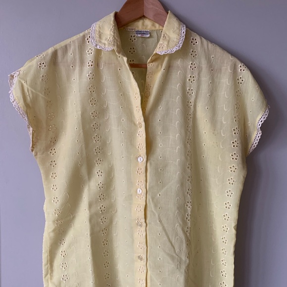 Vintage Eyelet Blouse - Picture 4 of 5